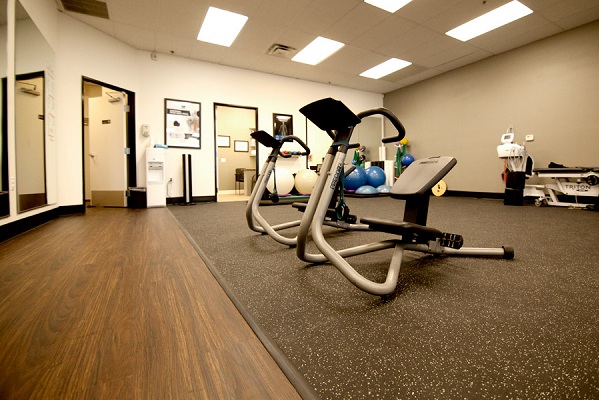 sàn nhựa vân gỗ phòng tập gym