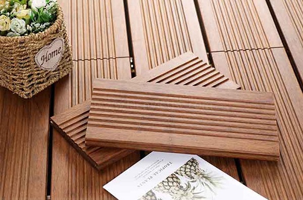 sàn tre ngoài trời lavie bamboo rãnh to màu sáng