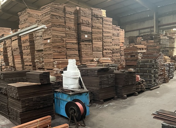 sản xuất sàn gỗ tự nhiên cao cấp