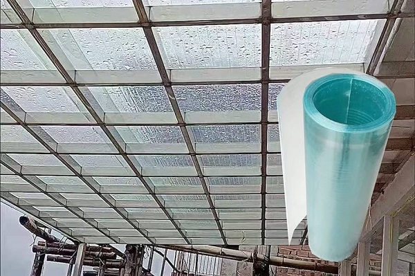 tấm lợp lấy sáng trong suốt
