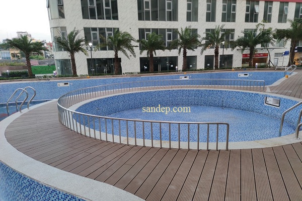 thi công sàn gỗ hồ bơi Tecwood