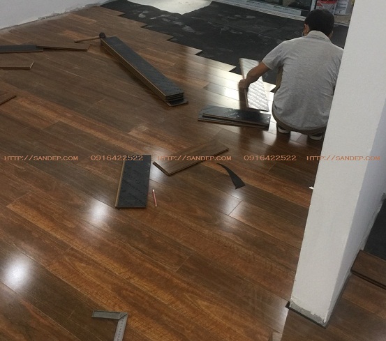 thi công lát sàn gỗ inovar dv530