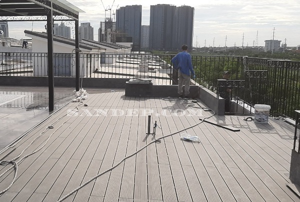 thi công sàn gỗ sân thượng Tecwood