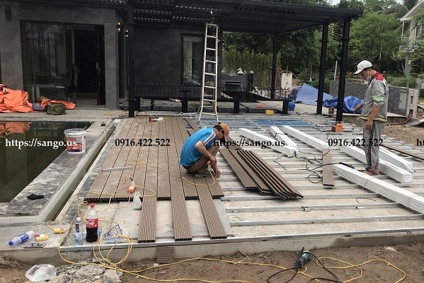thợ lát sàn gỗ bể bơi biệt thự Tecwood