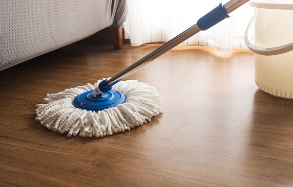 vệ sinh sàn gỗ đúng cách
