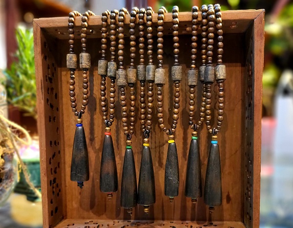 vòng cổ trầm hương